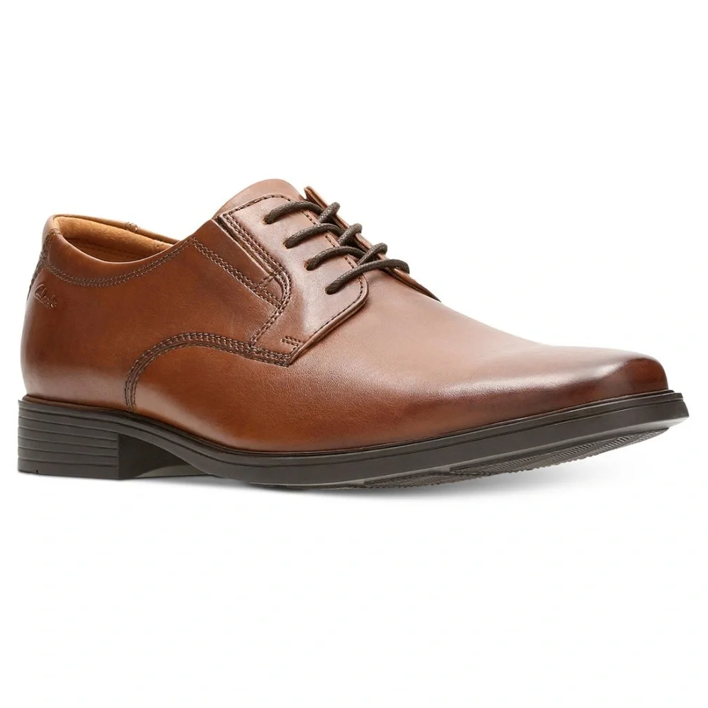 Clarks Men’s Tilden Plain-Toe Oxfords Dress Shoes- Size 7